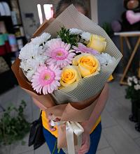 Букет цветов из:  Герберы, Розы и Хризантемы в Екатериновке