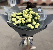Букет Белые кустовые розы Солинеро в Екатериновке